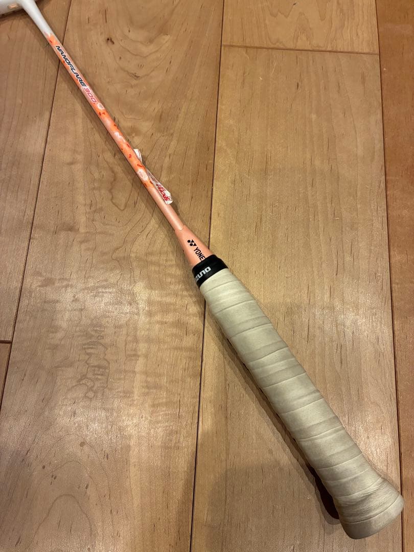 美品(定価14000円)YONEX バドミントンラケット