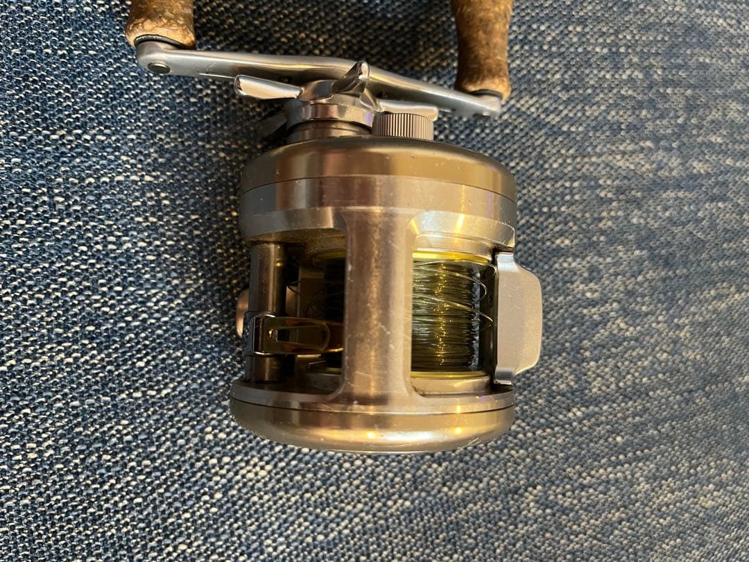 Daiwa ミリオネアCV-Z 203 ゴールド