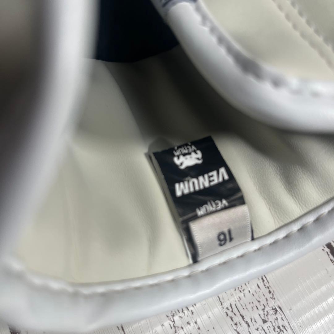 VENUM ボクシンググローブ 16oz ホワイト