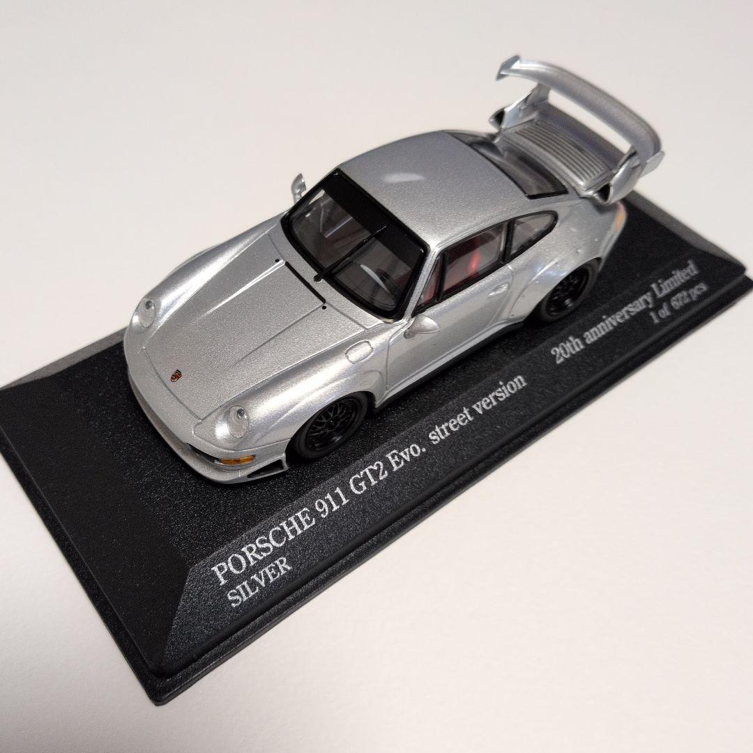 ポルシェ 911 GT2 Evo. ミニカー シルバー 限定版