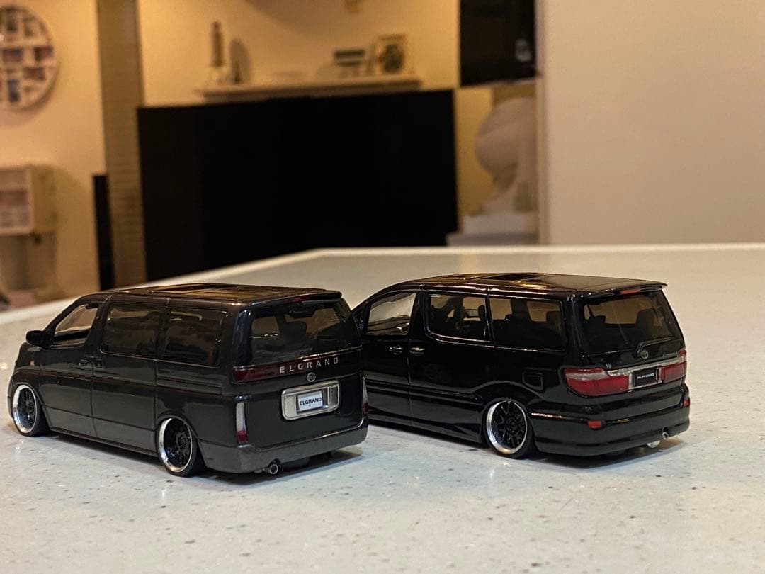 あの頃のフラッグシップミニバン ローダウンカスタム　2台セット1/43