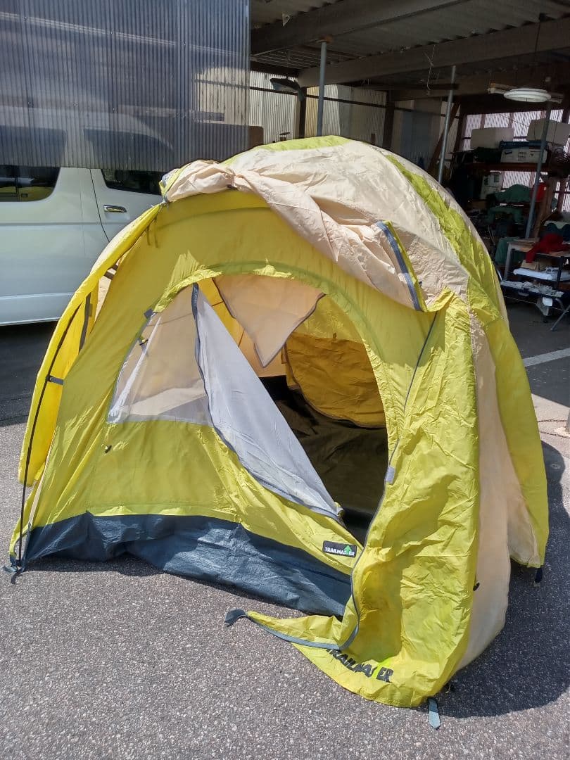 メッシュ窓付きキャンプテント 黄緑色