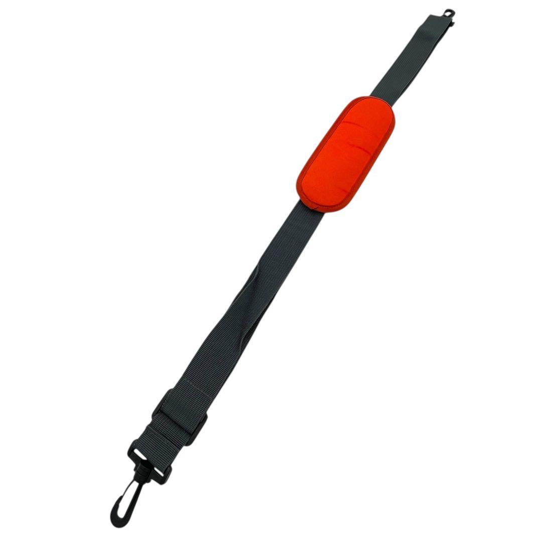 リーリエが持っている ドラムバッグ ポケモンセンター限定