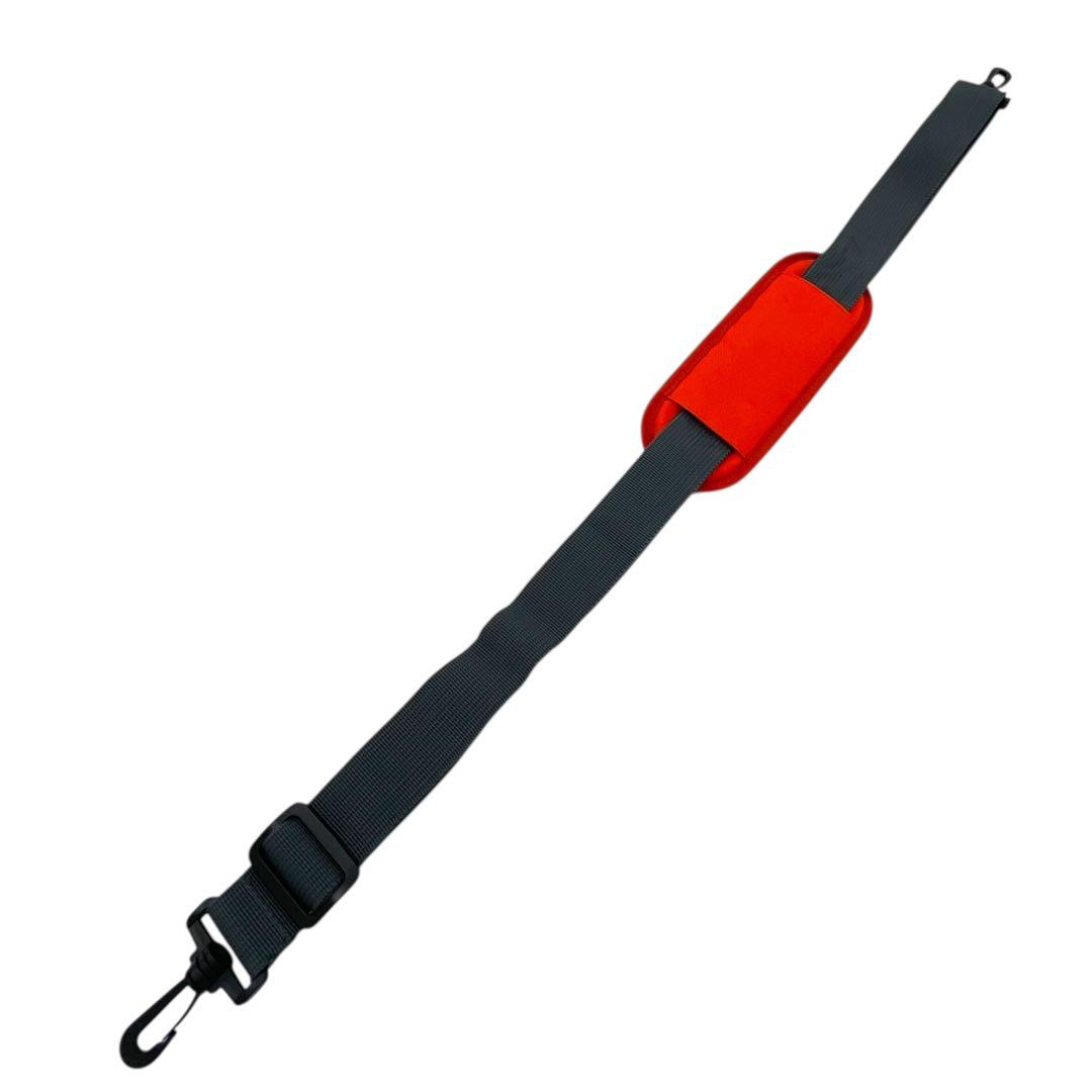 リーリエが持っている ドラムバッグ ポケモンセンター限定
