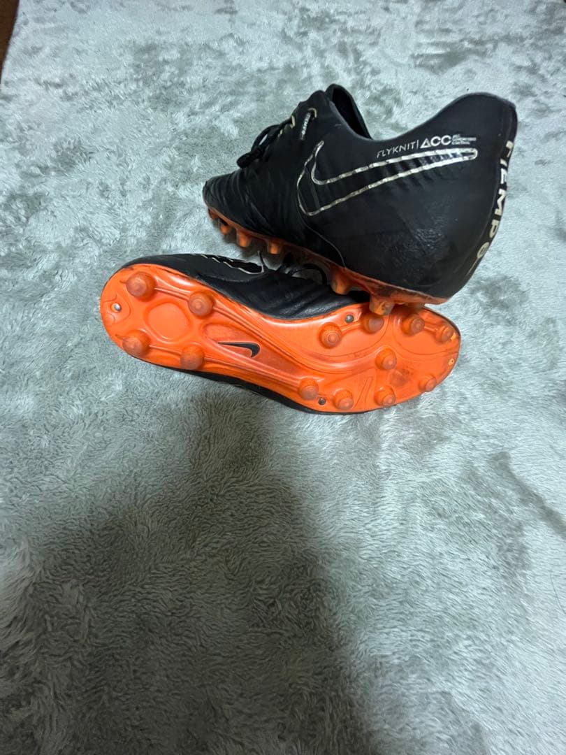 NIKEティエンポ 26.5ブラック✖️オレンジ
