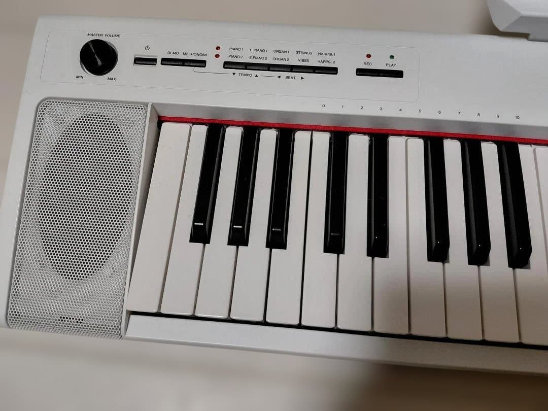 ホワイト電子キーボード
