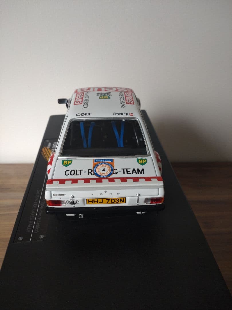サンスター1:18　フォードエスコートRS