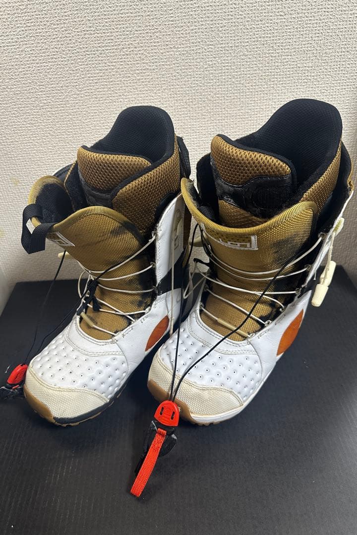 HOLIDAY スノーボード SALOMONバインディング　バートン25.5