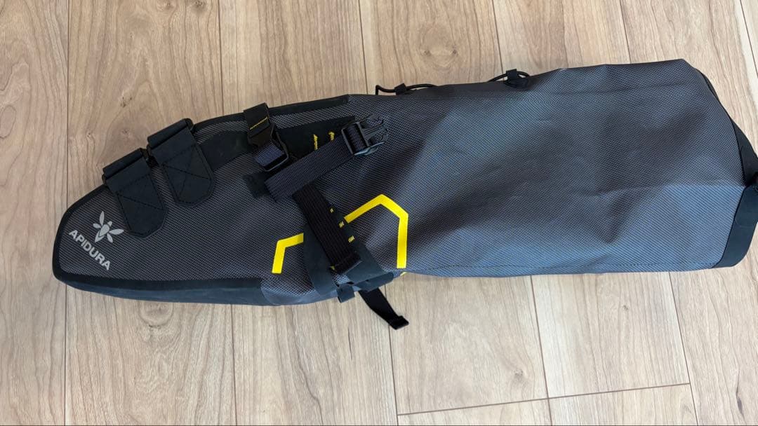 APIDURA サドルバッグ 14L ドライシリーズ