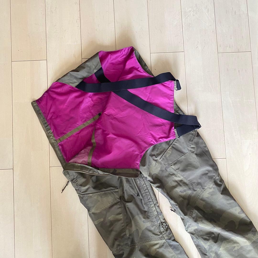 バートン　ビブパンツ　カモフラ　迷彩　BURTON ウェア　ゴアテックス