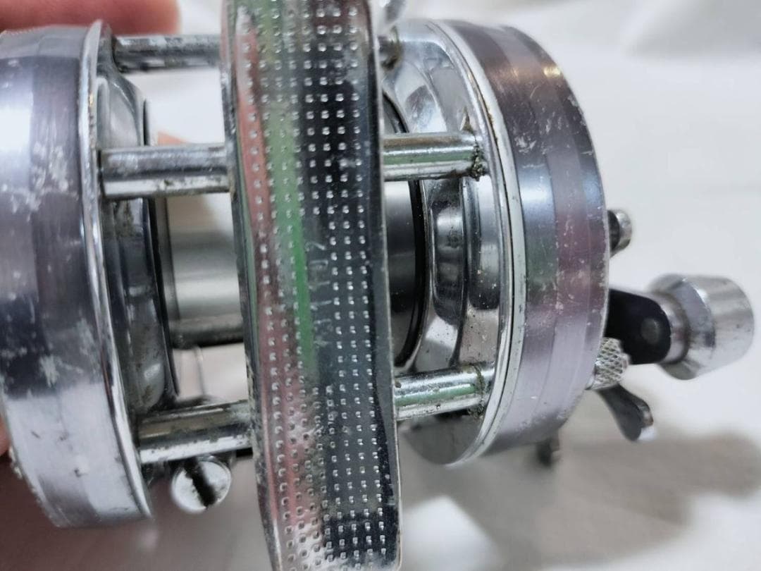 アブガルシア　アンバサダー5500C 　ビンテージ　リール abu 　グレー