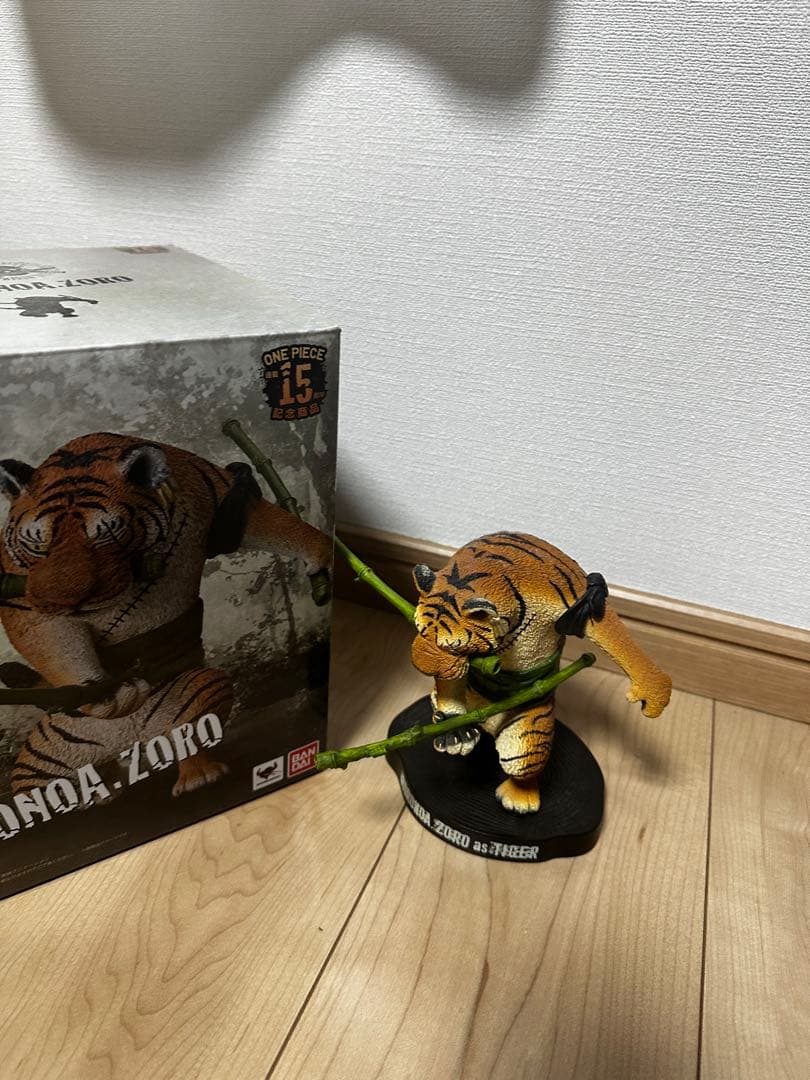 ZERO Artist Specialワンピース動物フィギュア ゾロ剣が一つなし