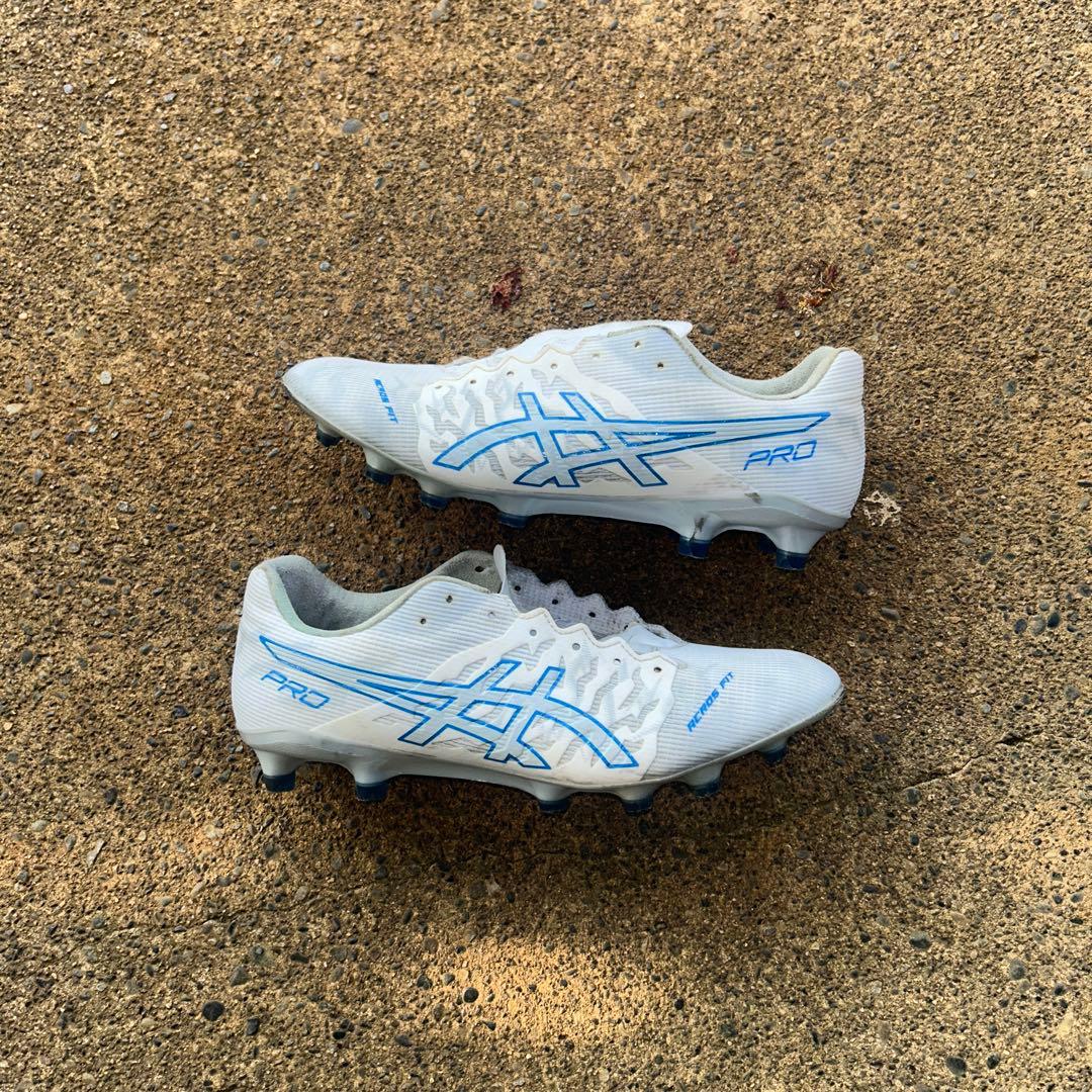 【値段交渉あり】asicsサッカースパイク白青アクロス