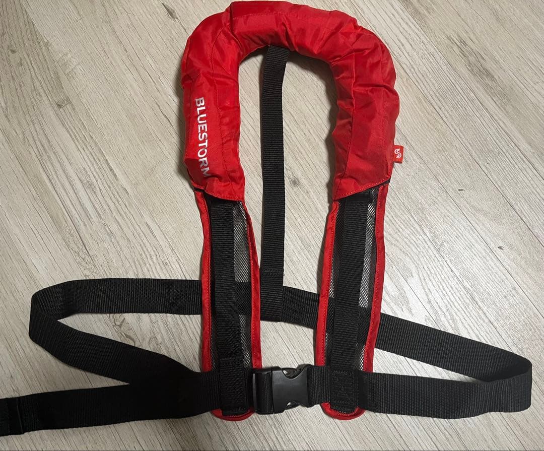【美品】BLUESTORM ブルーストームBSJ-8320RS ライフジャケット
