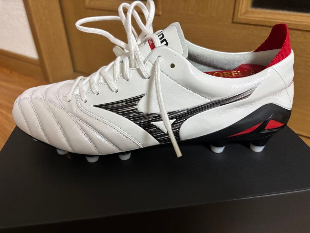 Morelia Neo Ⅳ JAPANホワイト/レッド スパイク　26.0cm