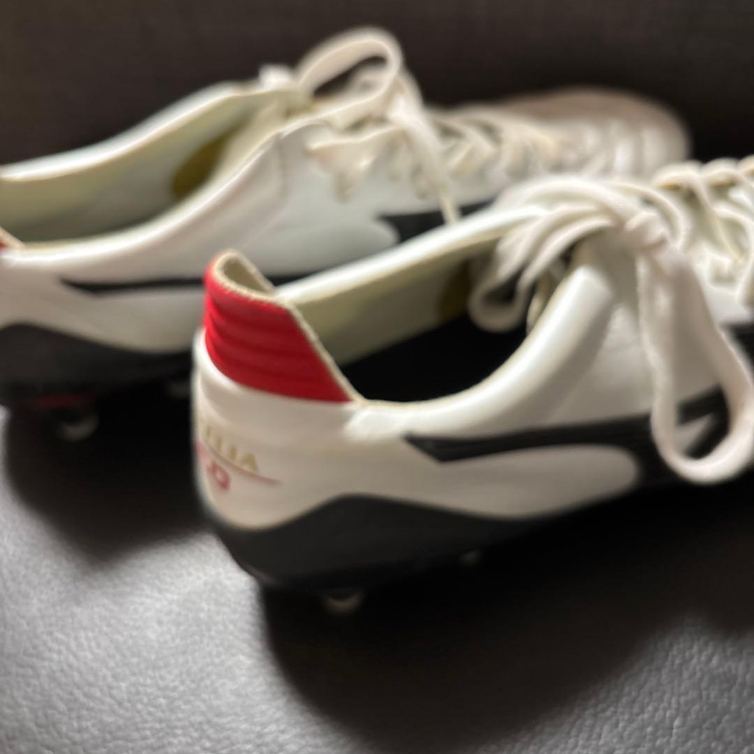 【美品】本日のみお値下げ！！　MORELIA サッカースパイク 26.0cm