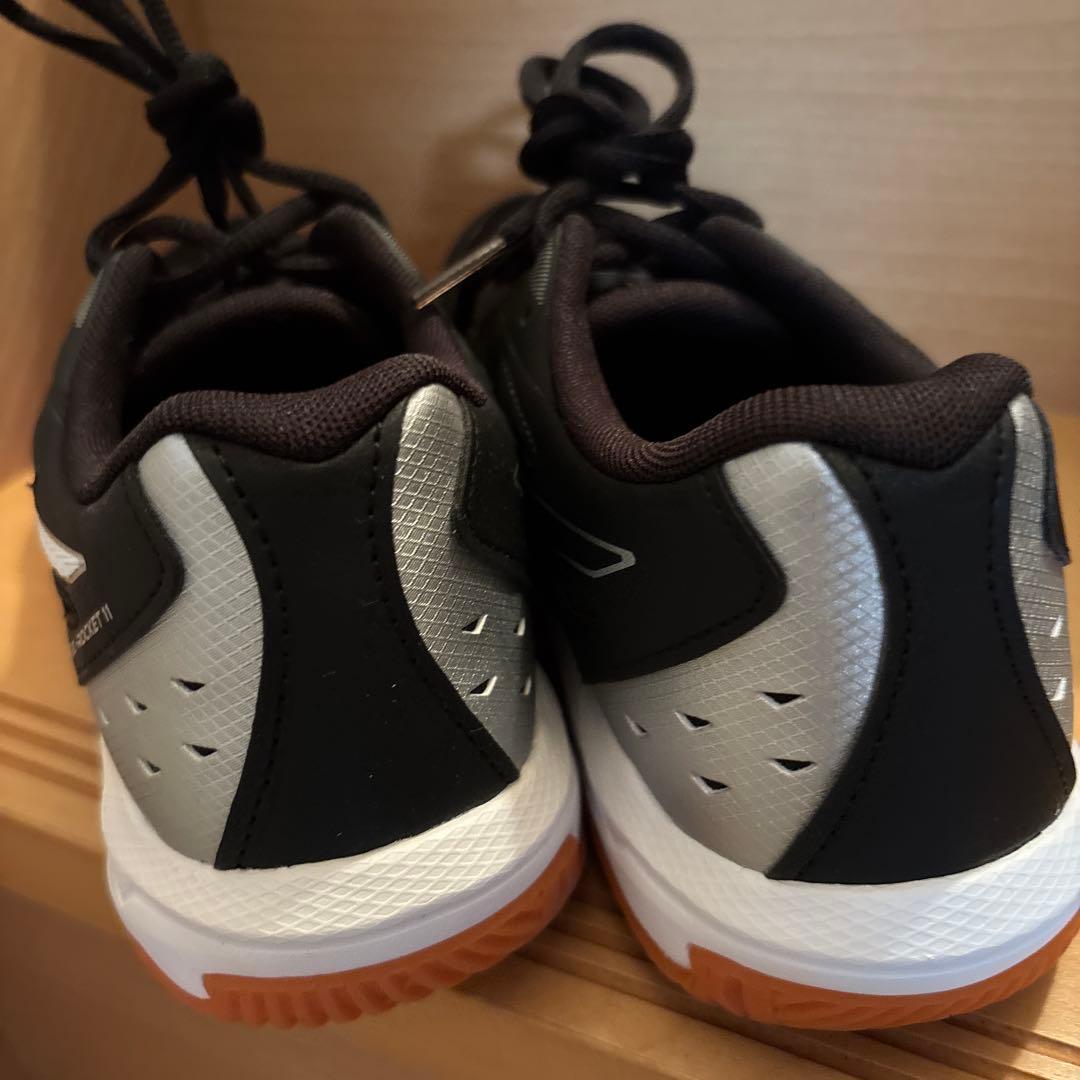 新品 ASICS バレーボールシューズ ブラック/ホワイト24.0