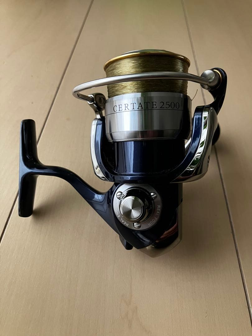 リール Daiwa CERTATE 2500