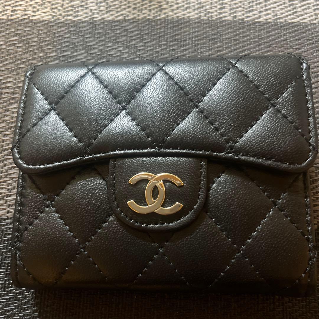 CHANEL シャネルマトラッセ三つ折り財布ノベルティ