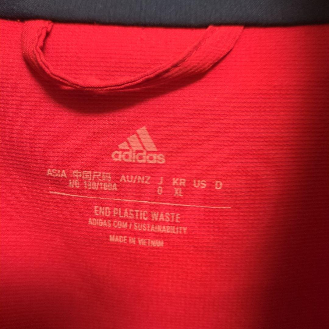 【adidas × FCバイエルン・ミュンヘン トレーニングジャケット】