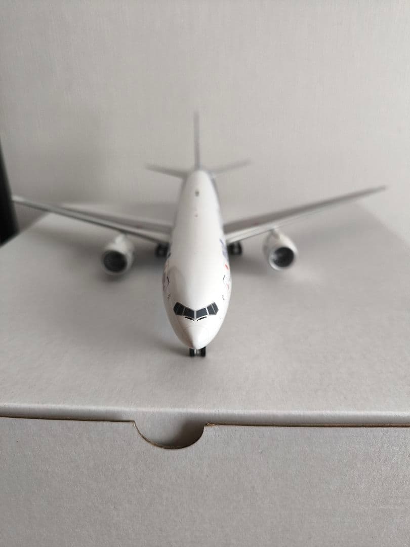 航空機・ヘリコプター B-models 1/200 ANA B777-200 JA8199