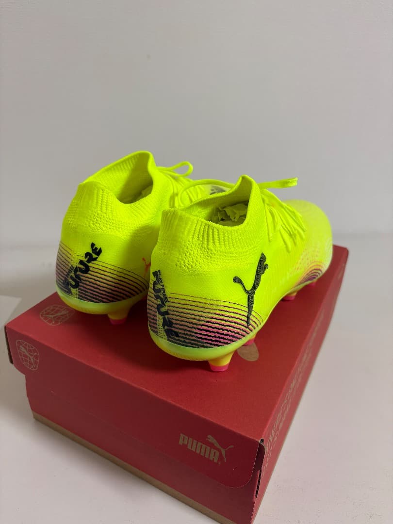 【新品未使用】PUMA フューチャー８プロ HG/AG 25.5cm サッカー