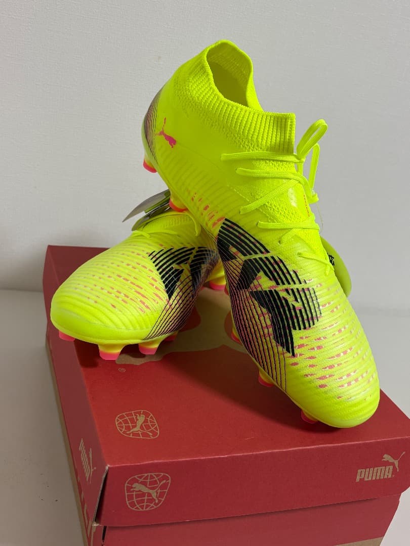 【新品未使用】PUMA フューチャー８プロ HG/AG 25.5cm サッカー