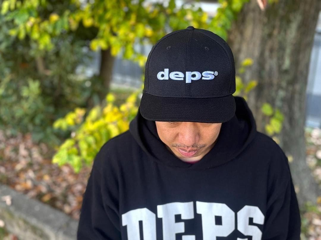 デプス deps ロゴキャップ ブラック×ホワイト