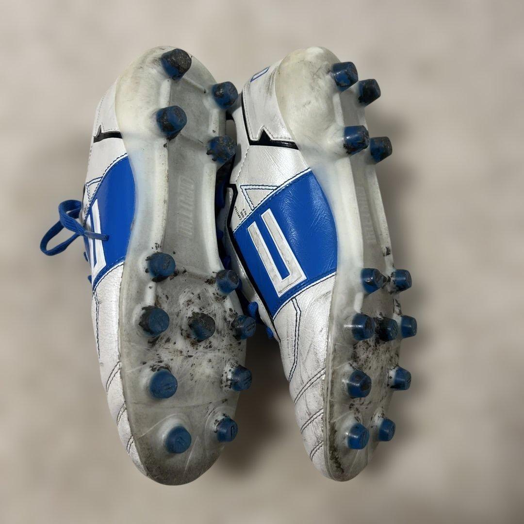サッカースパイク　24.5 CAPITTEN