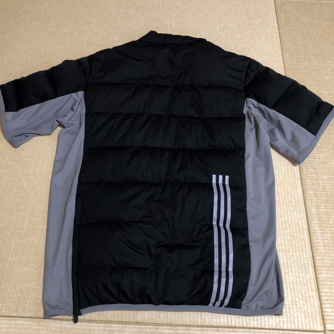 【adidas】ワンポイント　ダウンジャケット ウインドブレーカー　半袖　ベスト