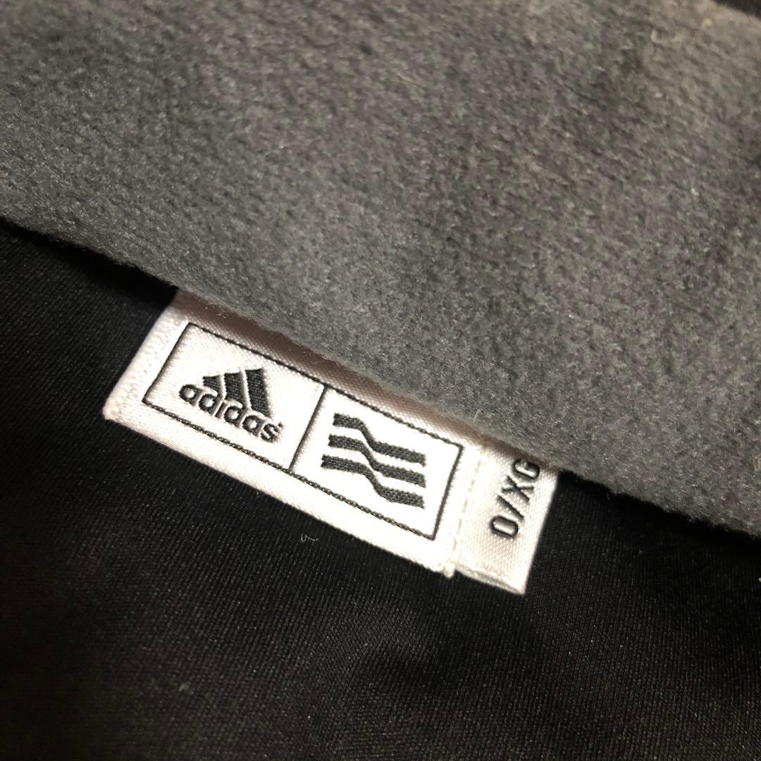 【adidas】ワンポイント　ダウンジャケット ウインドブレーカー　半袖　ベスト