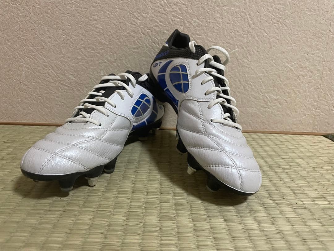Umbro アクセレイター Pro サッカーシューズ ホワイト/ブルー