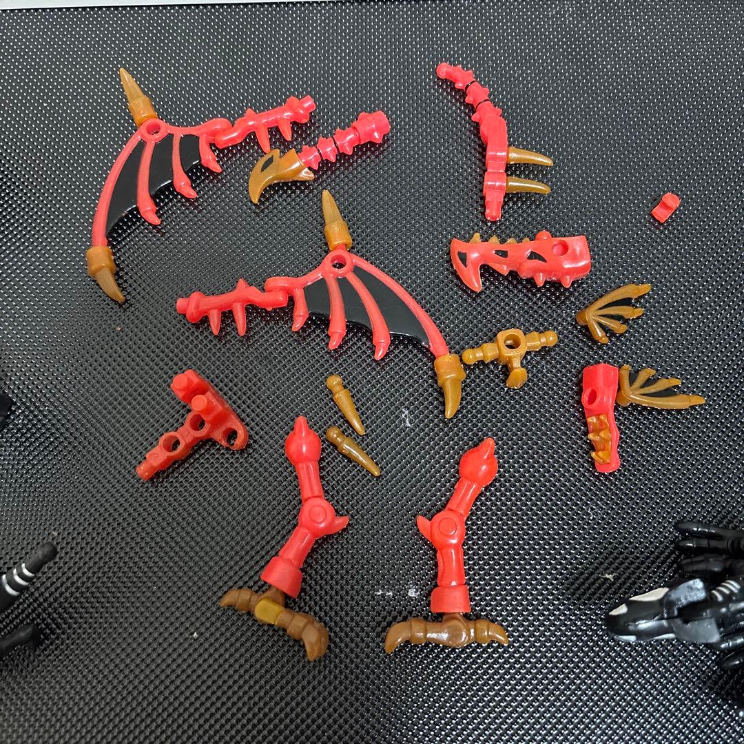 ほねほねザウルス　スペシャルブラックバージョン セミコンプ