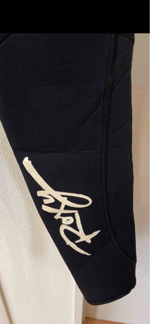 Roxy フルスーツ 黒色 ハートロゴ