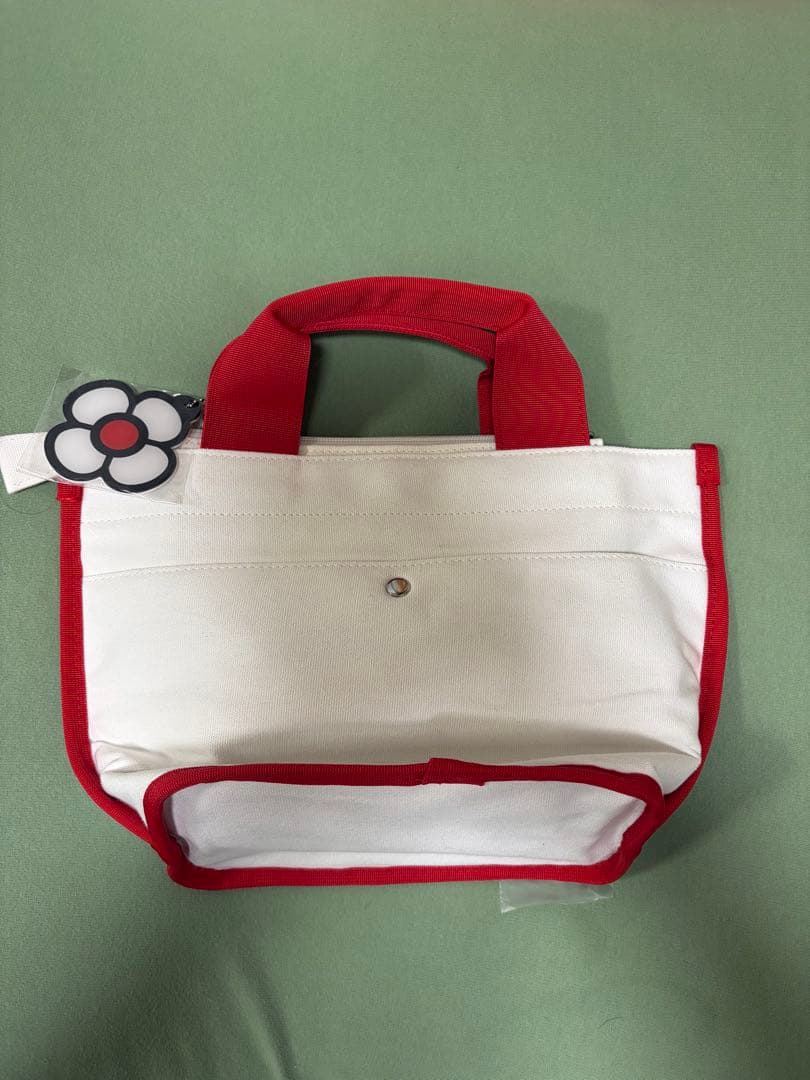 新品！ジャックバニー!! ドラえもん総柄トー ト型カートバッグ チャーム付き