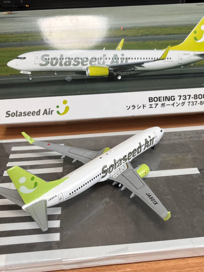 ソラシドエア　Boeing 737-800 1/200 プラモデル完成品