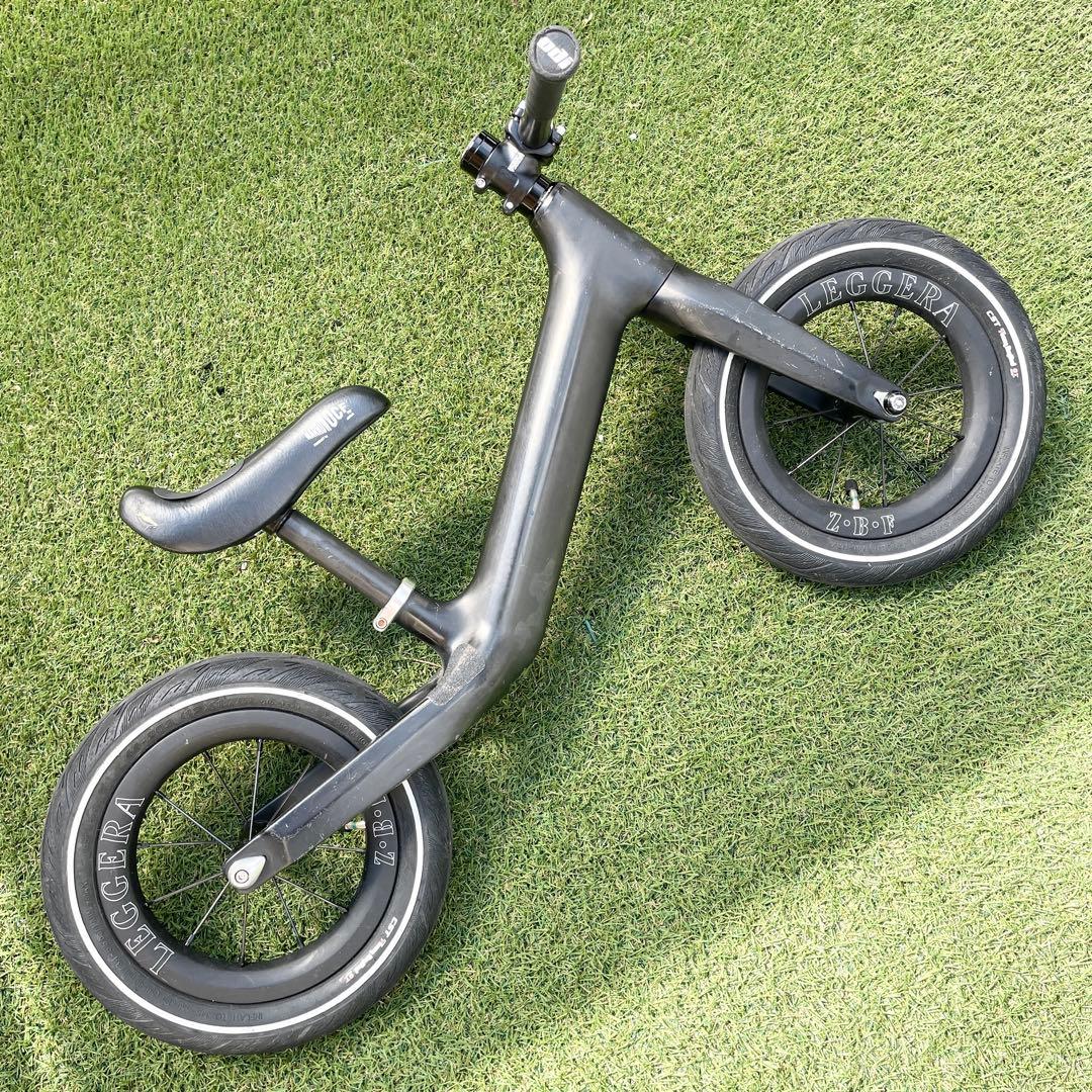 ゼロバイクファクトリー　レジット　レジェラ　ランバイク　カーボン　ストライダー