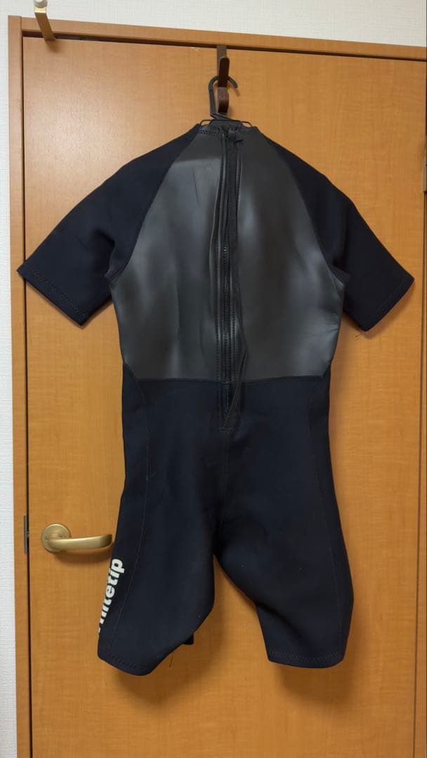 Whitetip ブラック ショートスリーブ ウェットスーツ