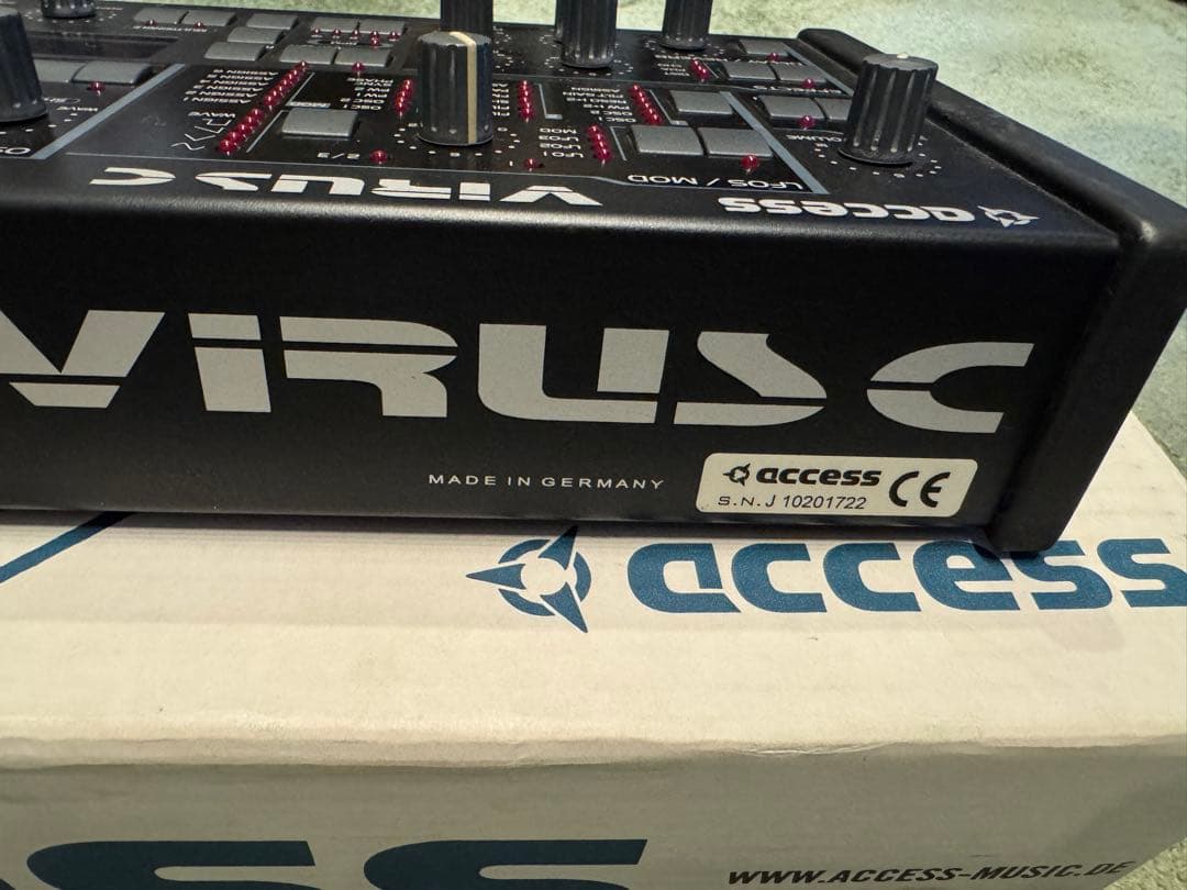 Access Virus c シンセサイザー indigo2 redback