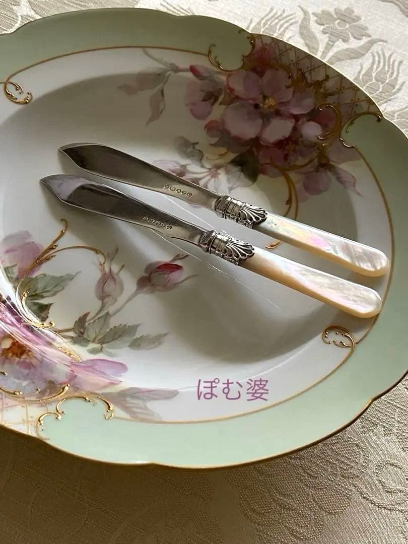 【英国製】シルバープレート＋白蝶貝ハンドル／バターナイフ ２本 ※ケース付き
