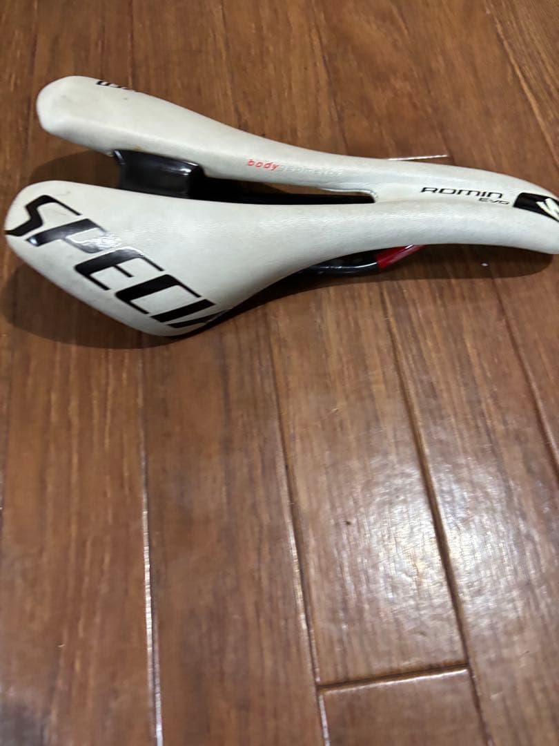 SPECIALIZED ROMIN EVO サドル 130mm 163g