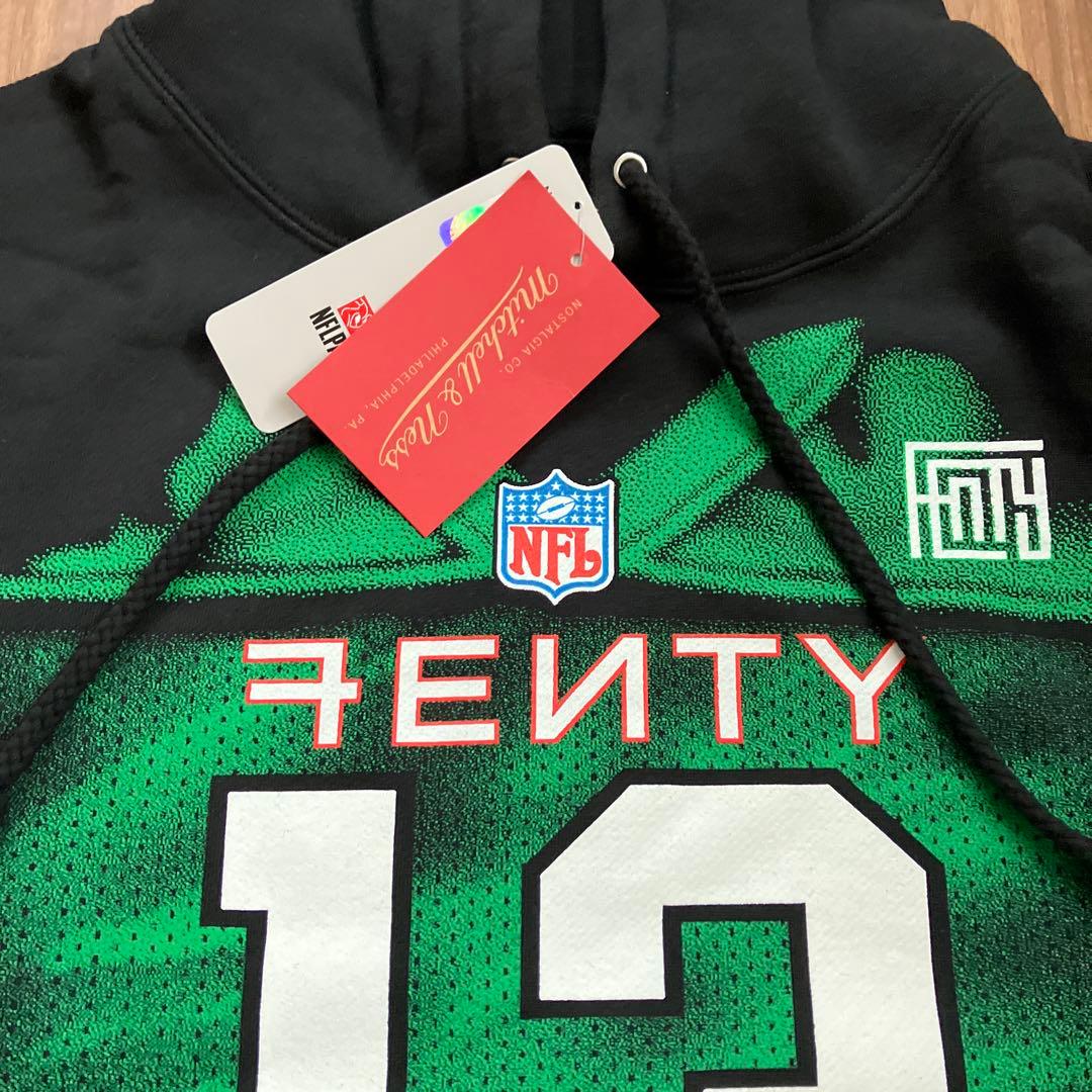 リアーナ NFL ハーフタイムショー 出演記念 フーディー