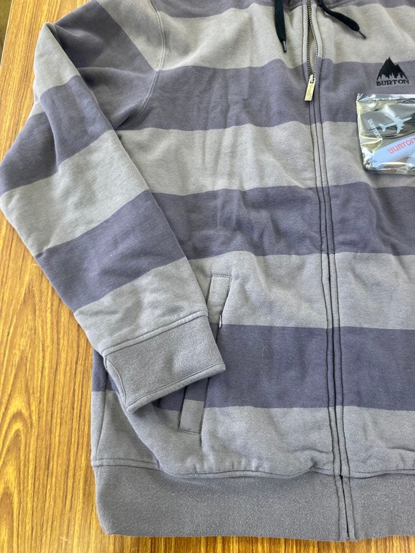 新品 burton バートン パーカー XLサイズ アパレル