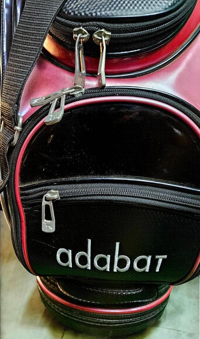 としくん送料無料/美品　adabat 大型エナメル高級キバッグ BLACK