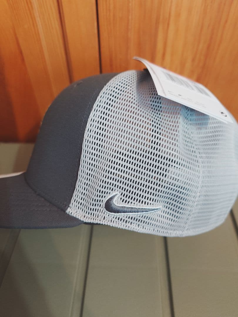 リバプール　NIKE　メッシュキャップ