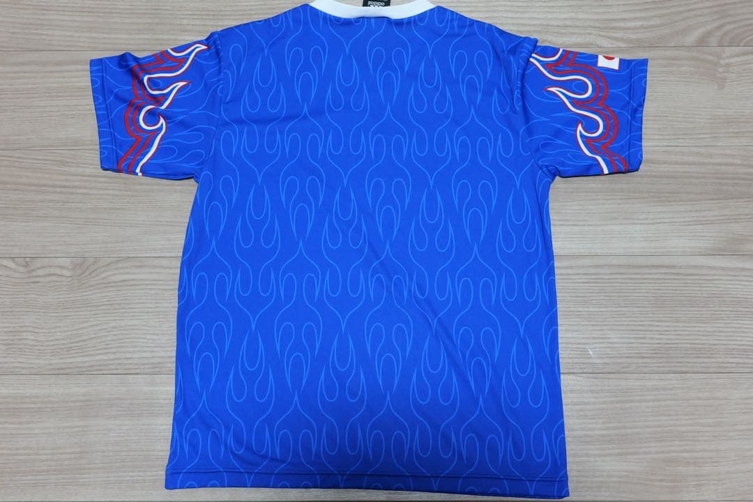 新品未使用タグ付き adidas サッカー日本代表炎デザイン Tシャツ