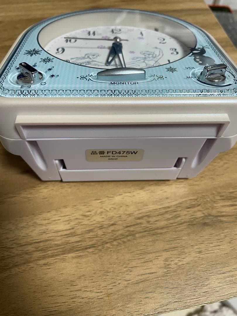 セイコー　 アナと雪の女王　目覚まし時計 FD475W　置き時計　SEIKO