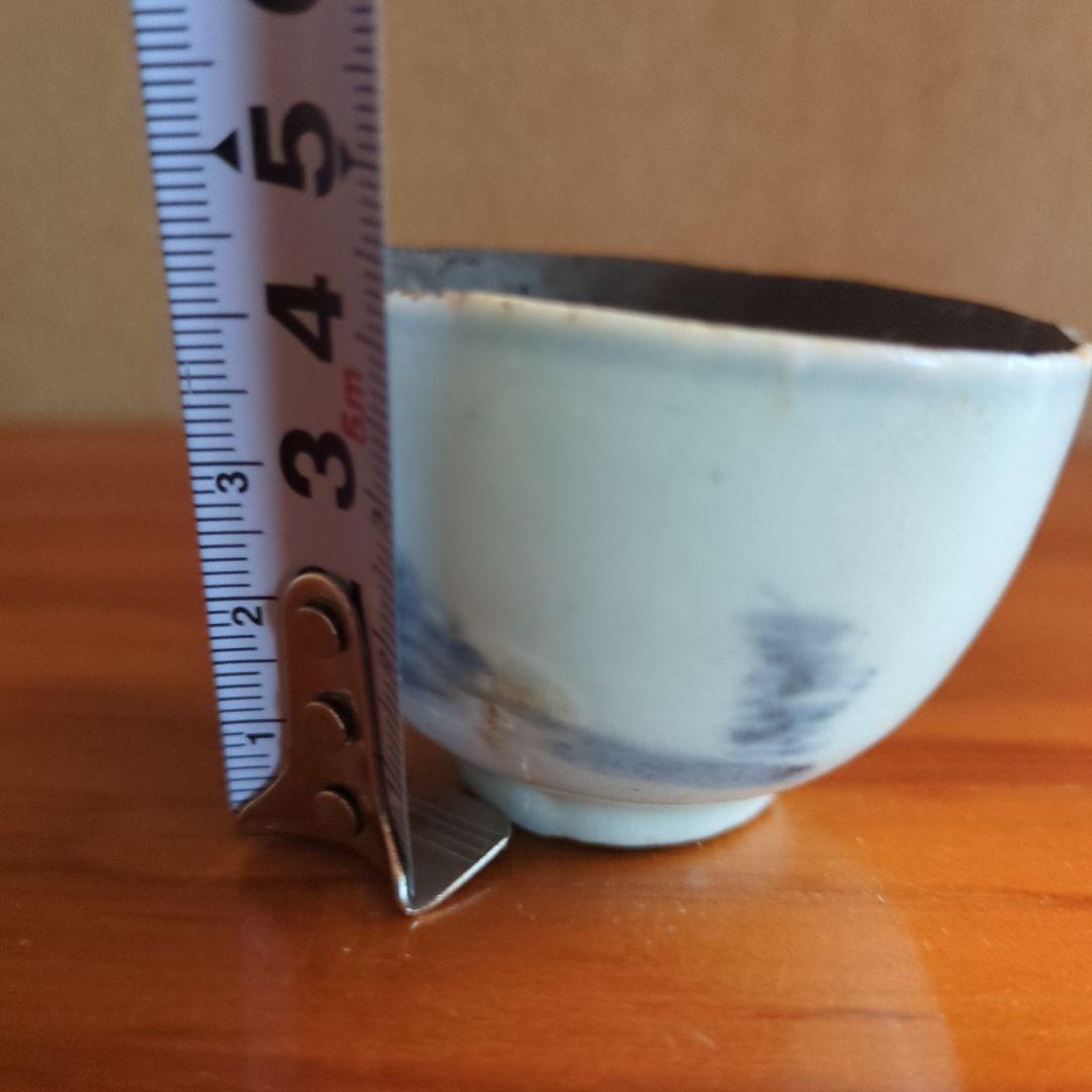 青白色 手描き模様 磁器の器　初期伊万里の陶片　盃