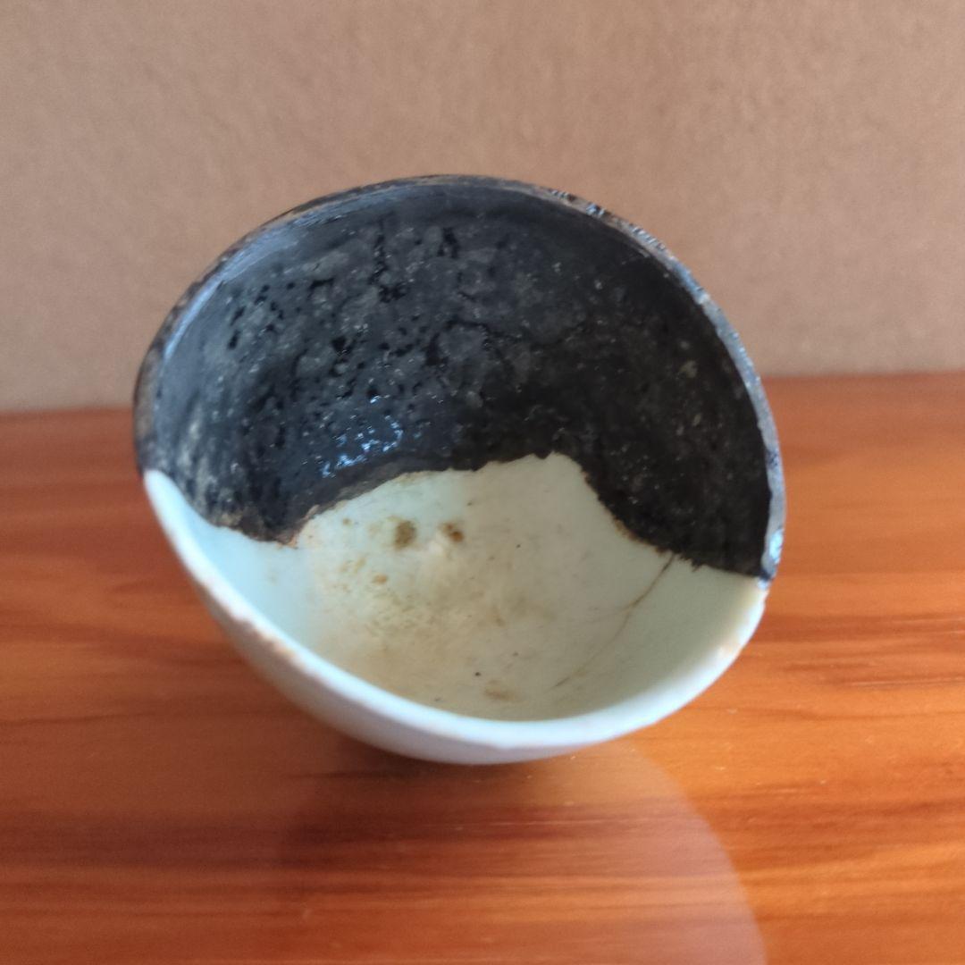 青白色 手描き模様 磁器の器　初期伊万里の陶片　盃