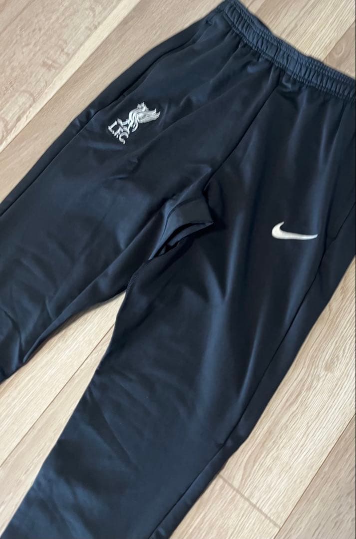 NIKE リバプール　トラックパンツ　トレーニングパンツ　サッカー　ジャージ